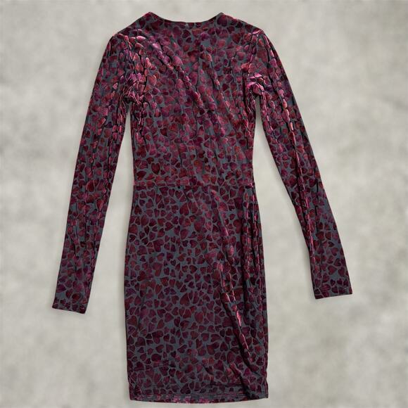 Windsor Heart Of Glam Bodycon Dress XS-SM Velvet Heart Mini Burgundy Long Sleeve - Picture 4 of 9